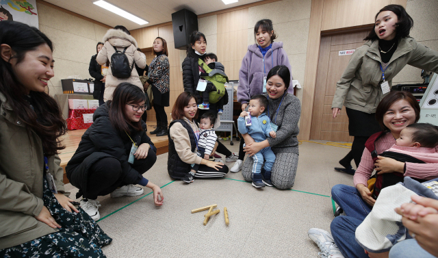 17일 오전 대구 서구 건강가정·다문화가족지원센터에서 열린 