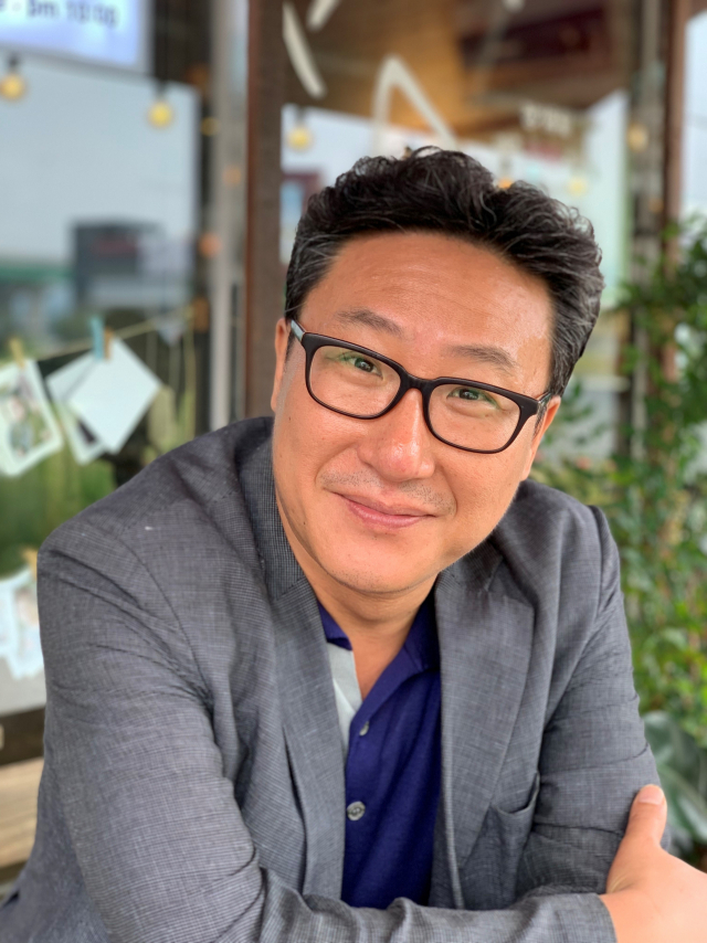 오는 2월 4일 대구에서 초연을 앞둔 연극 의 연출을 맡은 김건표 대경대 연극영화과 교수.