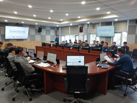 경북경찰청이 지난달 30일 신종 코로나바이러스감염증 관련 대책회의를 열고 있다. 경북경찰청 제공