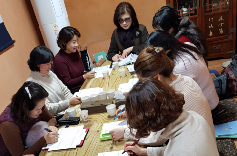 영천시 어린이집 연합회 임원들이 지난 6일 긴급회의를 갖고 신종 코로나바이러스 감염증 차단 및 어린이집 감염 예방에 만전을 기하기로 했다. 영천시 제공