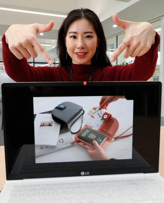 홍약슬 랑디 대표가 여행용 지갑을 소개하고 있다. 우태욱 기자 woo@imaeil.com