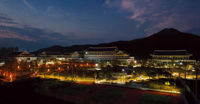 경상북도개발공사가 조성한 경북도청의 야경 모습. 경북개발공사 제공