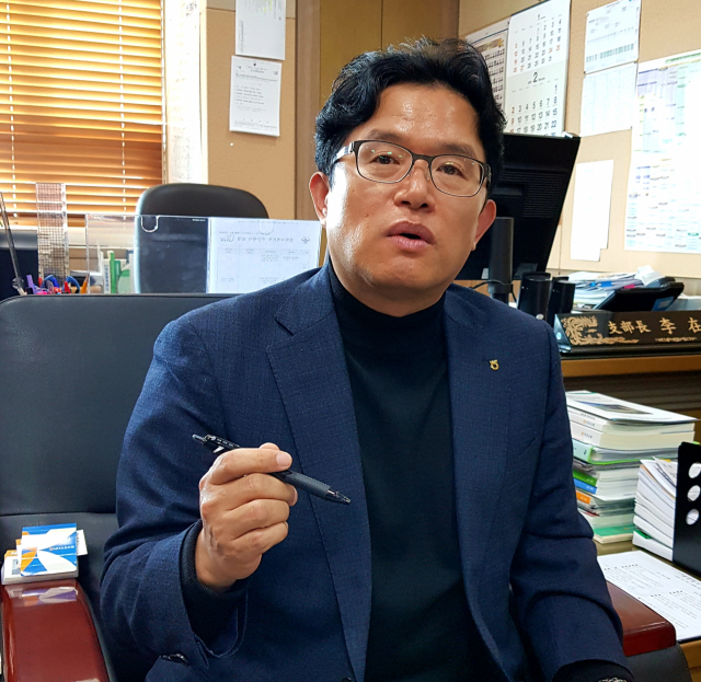 10일 기자와 만난 이재호 농협 청송군지부장은 