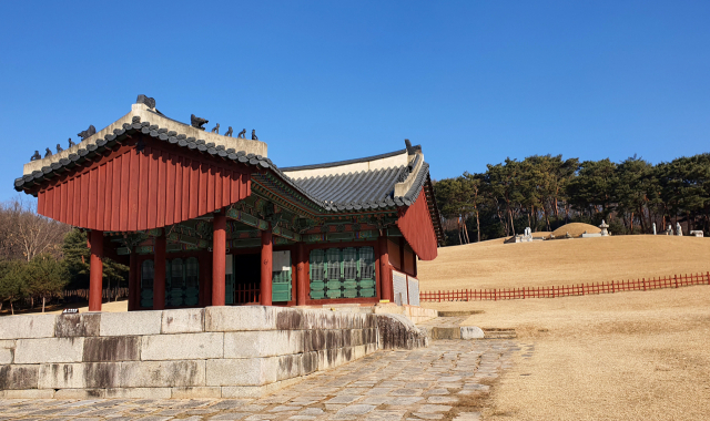 융건릉은 사도세자와 혜경궁 홍씨부부와 정조 부부 능이다.