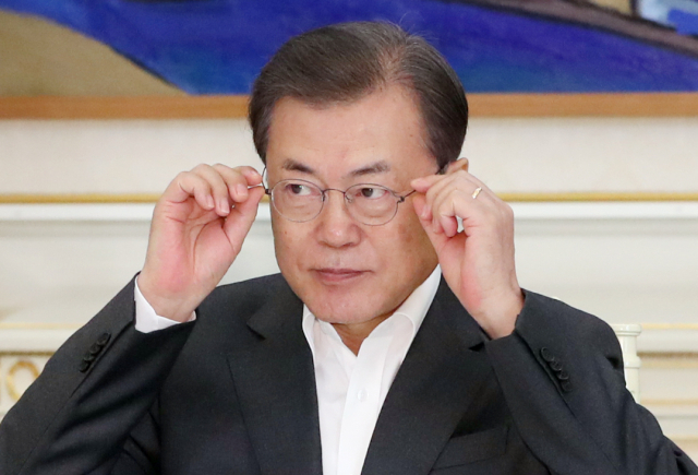 문재인 대통령이 20일 청와대에서 영화 