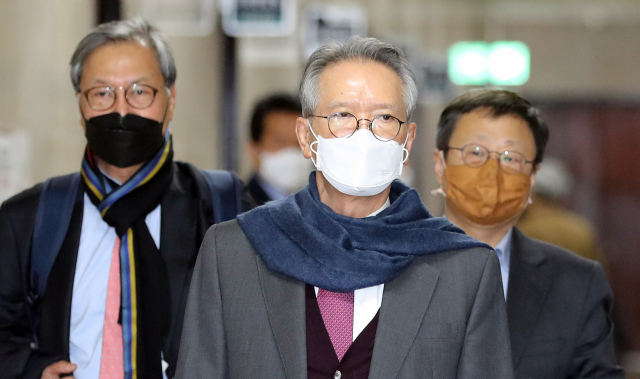 미래통합당 김형오 공천관리위원장이 24일 오후 서울 여의도 국회에서 열린 공천관리위 국회의원 후보자 면접에 참석하고 있다. 연합뉴스