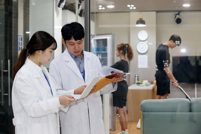 계명대 산학협력단 미래산업사용성평가센터에서 제품을 표준화해 소비자가 사용하기 편하도록 하는 연구가 진행 중이다. 계명대 제공