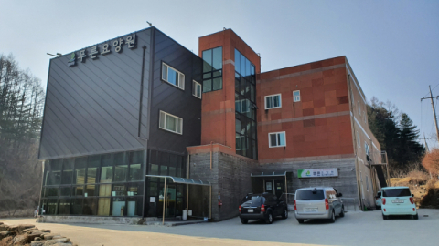 코로나19 집단감염이 발생한 경북 봉화군 춘양면 푸른요양원. 마경대 기자