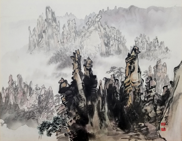 먼 발치에서 본 금강산 만물상 전경