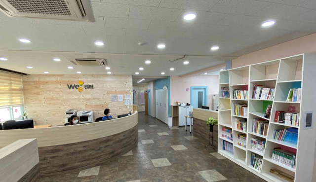 대구 달성교육지원청의 달성 위센터 모습. 이곳은 코로나19 여파로 불안감을 느끼거나 학교생활 적응력이 떨어질 게 우려되는 학생들을 위해 유선과 모바일로 상담 서비스를 지원한다. 달성교육지원청 제공