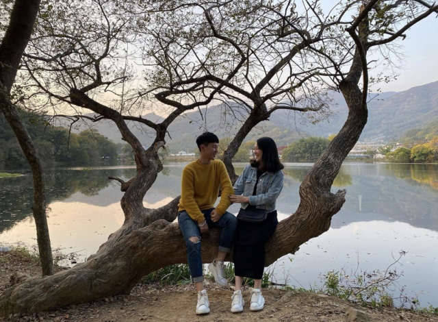 예비부부 신랑 박용정(왼쪽), 신부 류송희 씨. ㈜고구마·고구마웨딩 제공