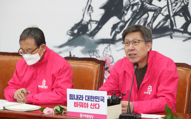 미래통합당 박형준 공동선거대책위원장이 31일 국회에서 열린 선거전략대책회의에서 발언하고 있다. 연합뉴스