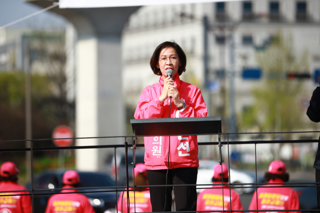 이인선 미래통합당 후보(수성을)는 이날 오후 2시 수성못 상화동산 인근에서 발언하고 있다. 캠프 제공