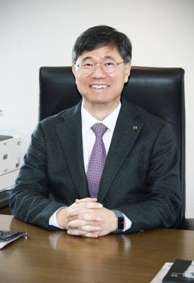 kt 스포츠가 6일 주주총회를 통해 신임 사장에 남상봉 kt 윤리경영실장(57)을 선임했다고 밝혔다. 연합뉴스