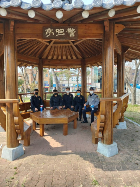 성주경찰서에 있는 정자 