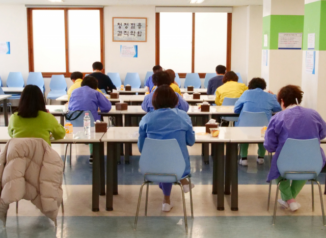 학교에서는 새학기를 맞아