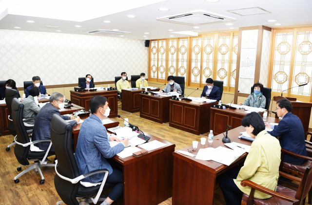 군위군의회 제공