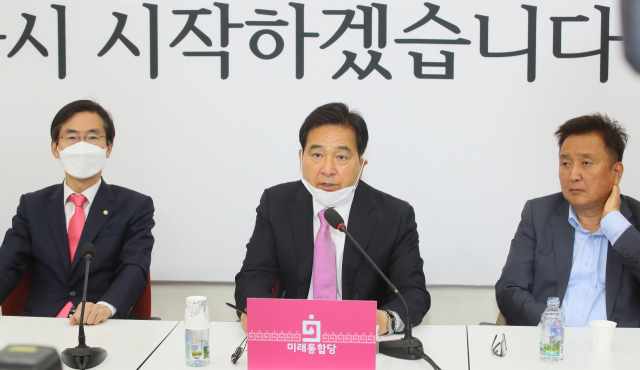 미래통합당 심재철 당대표 권한대행이 22일 국회에서 열린 비공개 최고위원회의에서 