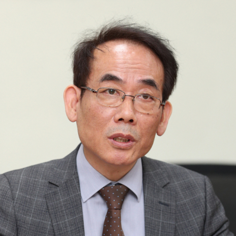 윤일현 대구시인협회장