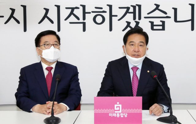 미래통합당 심재철 당 대표 권한대행이 27일 오전 서울 여의도 국회에서 열린 최고위원회의에서 발언하고 있다. 연합뉴스