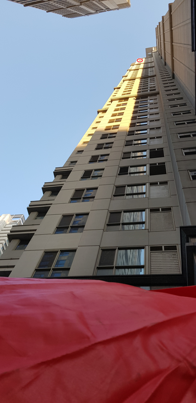 지난 28일 대구의 한 아파트 고층에서