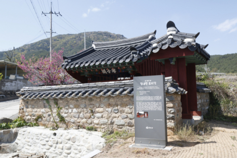 경북 청도군 매전면 북지리 마을 입구에 위치한
