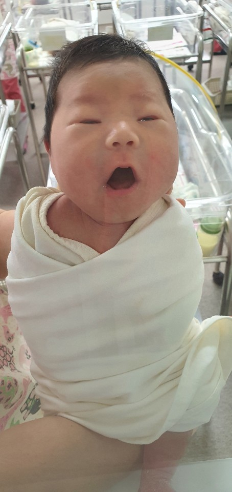 진미미(29)·조용환(32·대구 달서구 도원동) 부부의 첫째 아들 윤우(3.6kg)