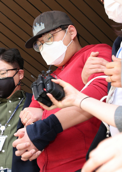 미성년자 포함 다수 여성의 성착취물을 제작·유포한 혐의를 받고 있는 텔레그램 N번방 개설자 