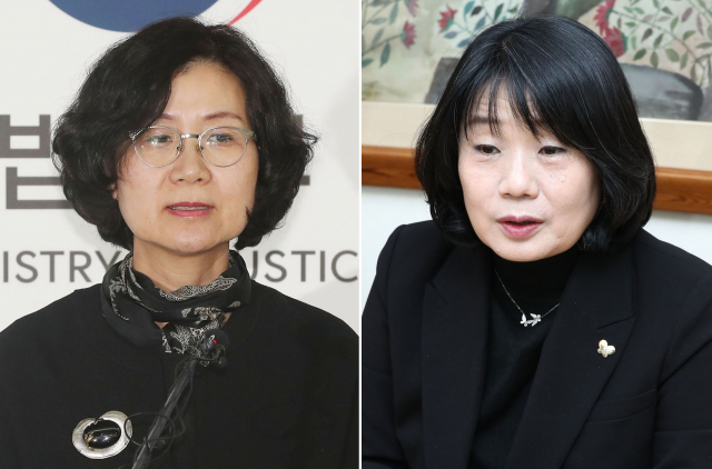 더불어민주당이 참여하는 범여권 비례 연합정당인 더불어시민당이 23일 열린 공천관리위원회에서 비례대표 후보를 확정했다. 사진은 이날 시민당 비례대표 후보로 확정된 권인숙 한국여성정책연구원 원장과 윤미향 정의기억연대 이사장. 연합뉴스