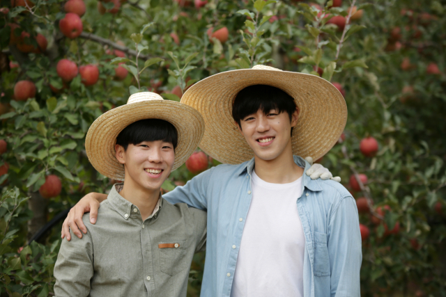 이경은(왼쪽), 이석모 청년연구소 대표. 농림축산식품부 제공