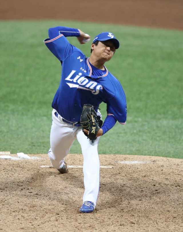 삼성라이온즈 최지광이 12일 고척스카이돔에서 열린 키움히어로즈와의 경기에서 7회말 등판해 역투하고 있다. 삼성라이온즈 제공
