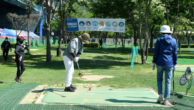 대구시가 13일부터 개방한 파크골프장의 모습. 대구시 제공
