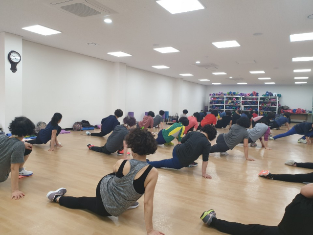 경북 문경시가 대한체육회 생활체육지도자 배치사업 운영능력 평가에서 시군구체육회 도농복합형 부문 전국 1위에 올랐다. 문경시체육회 생활체육지도자 현장지도 모습. 문경시체육회 제공.