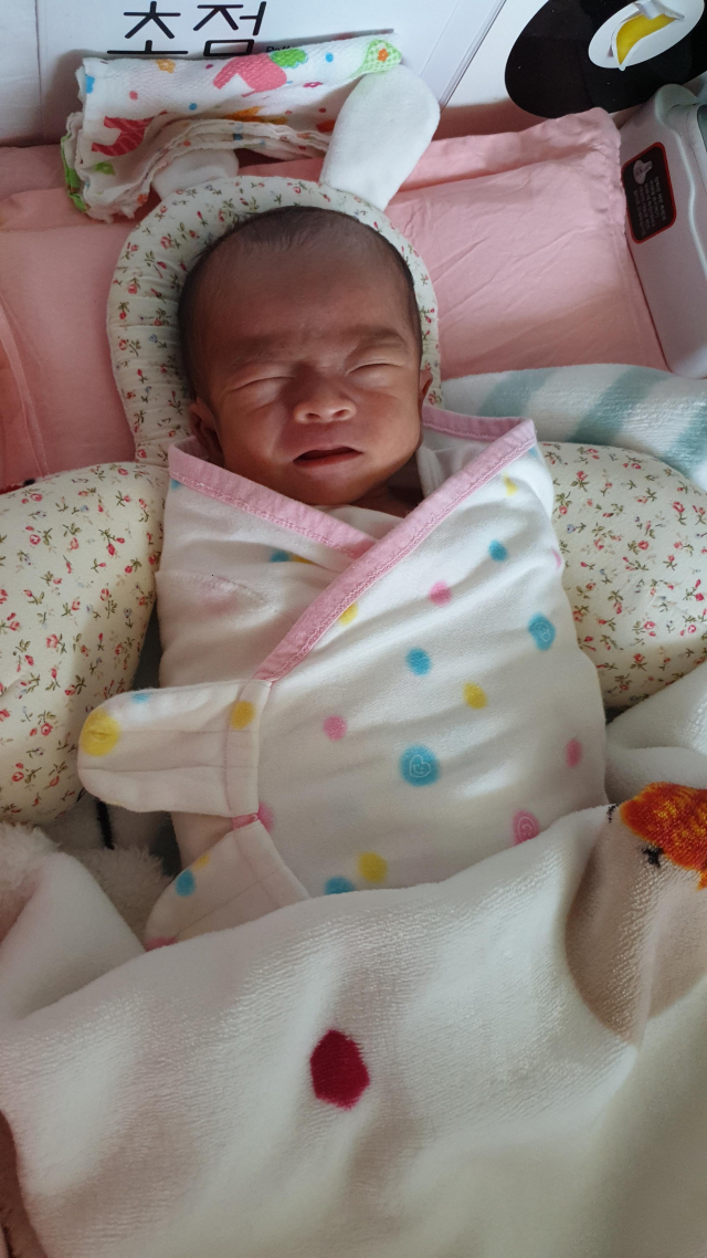 김미진(37)·최문홍(42) 부부 둘째 아들 또기(2.3kg) 4월 16일 출생