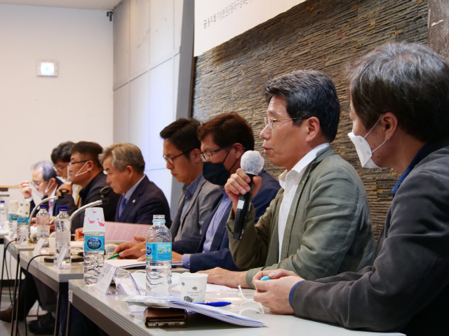 코로나19 이후 대구의 부활을 모색하는 2차 대토론회가 19일 오후 대구청년센터 혁신공간 