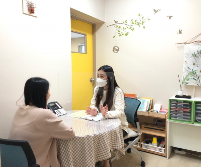 대구 동구육아종합지원센터가18일부터 대면 육아전문상담을 부분적으로 실시했다. 동구청 제공