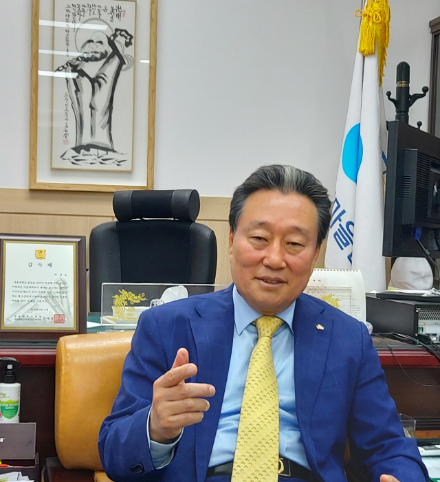 새마을금고중앙회 이사 겸 경북도 회장에 선출된 박경조 후포새마을금고 이사장. 이상원 기자