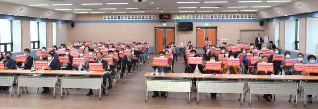 거창군은 군청 대회의 실에서 전국최초 3무농업 실천 선포식을 했다. 거창군 제공
