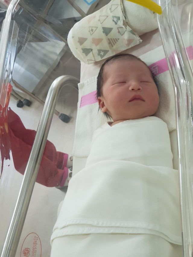 박민경(30)‧박새진(33) 부부 첫째 아들 링링(3.4kg)5월 19일 출생