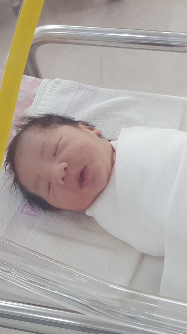 김일화(32)‧안준영(40) 부부 둘째 딸 축복이(2.7kg) 5월 20일 출생