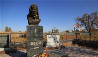 카자흐스탄에 있는 홍범도 장군 동상. 100년 전인 1920년 6월 7일 그는 일제 강점기 만주 봉오동 전투에서 독립군을 이끌고 일본군을 대파했다. 홍범도 장군의 유해는 카자흐스탄에 묻혀 있다. 연합뉴스