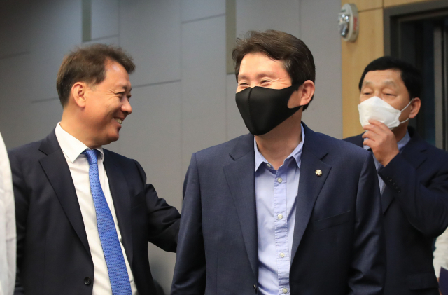 더불어민주당 이인영 의원이 9일 오후 서울 여의도 국회 의원회관에서 열린