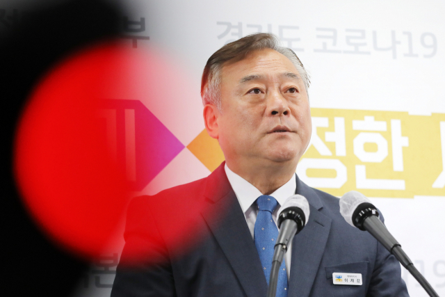 이재강 경기도 평화부지사가 12일 오전 경기도 수원시 팔달구 경기도청에서 대북 전단 관련 브리핑을 하고 있다. 연합뉴스