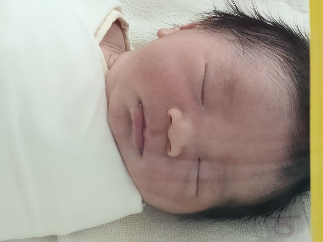 백민정(36)‧곽창섭(42) 부부 첫째 아들 곽미니(3.8kg) 6월 9일 출생