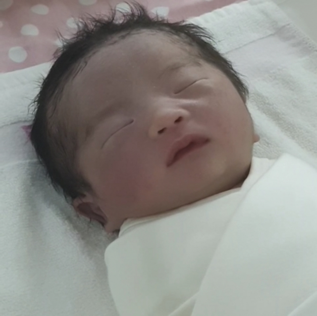 예미숙(32)‧장성재(35) 부부 첫째 아들 빤짝이(3.2kg) 6월 9일 출생