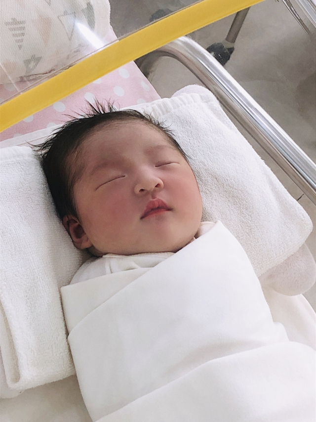 김믿음(29)‧신동해(33) 부부 첫째 딸 라엘이(3.2kg) 6월 10일 출생