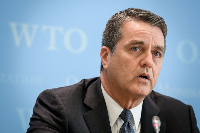 호베르투 아제베두 세계무역기구(WTO) 사무총장이 지난 2018년 4월 12일 제네바 WTO 본부에서 기자회견에 참석할 당시의 모습. 아제베두 사무총장은 14일 임기 1년을 앞두고 사임 의사를 표명했다. 연합뉴스
