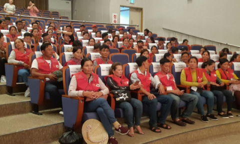 농촌 일손 부족 문제 해결을 위해 경북 영양군이 외국인 계절근로자 초청사업을 추진했지만 올해는 결국 무산됐다. 사진은 지난해 베트남 근로자들의 영농 오리엔테이션 모습. 매일신문DB