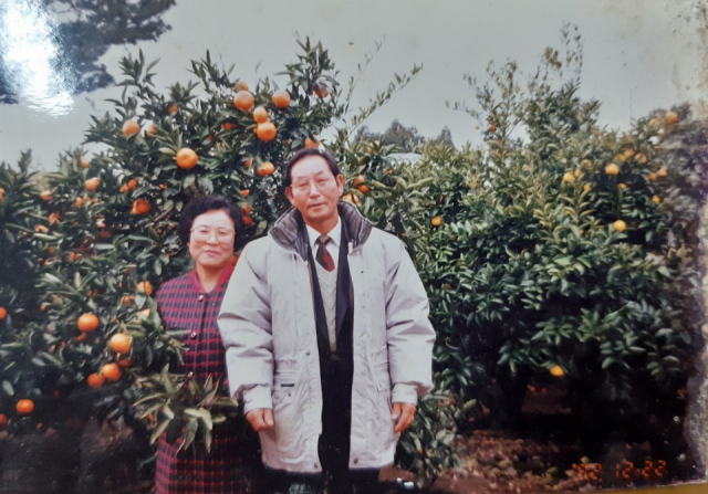 남편 임상수씨와 찍은 부인 전옥희(왼쪽)씨의 생전사진.