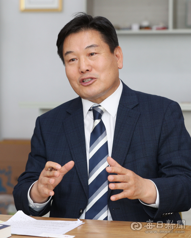 홍의락 전 더불어민주당 국회의원이 대구시 경제부시장 취임을 하루 앞둔 30일 매일신문과 인터뷰를 하고 있다. 성일권 기자 sungig@imaeil.com